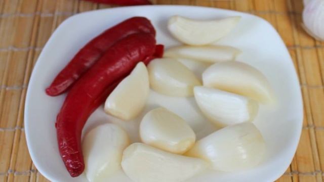 Аджика из перца и чеснока без варки
