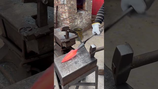 Transforming Red-Hot Steel into Tools ｜ Industrial Hammer Press Precision