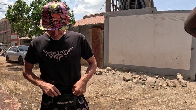 БЕЛЫЙ СРЕДИ ЧЁРНЫХ С ШОКОЛАДНОЙ ПОДРУГОЙ АФРИКАНКОЙ / АРЕНДА ЖИЛЬЯ 60$ в НАЙРОБИ