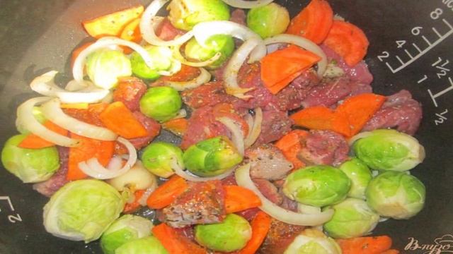 Говядина с брюссельской капустой в мультиварке