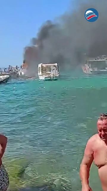 Хургада: столкновение катеров и пожар у популярного отеля Marina