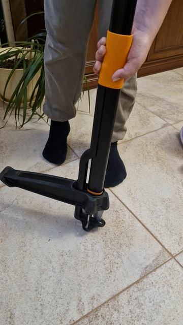 Корнеудалитель Fiskars Xact 1020126.mp4