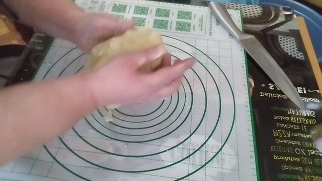 Песочный пирог с клубничным вареньем