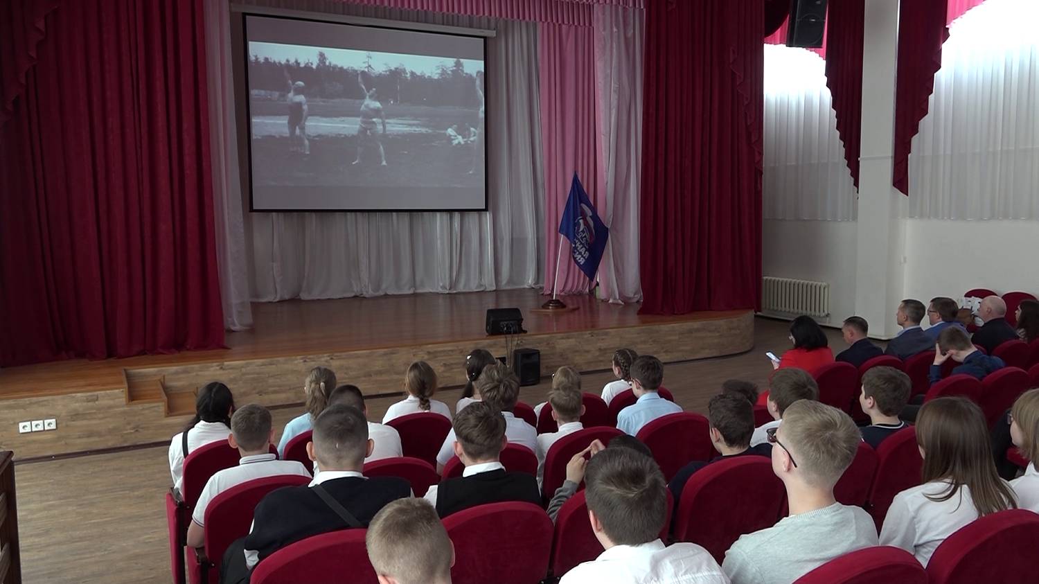 Фильм «Глубокая разведка» увидели новосибирские школьники