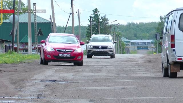 Жители Миннибаево возмущены ямами на дорогах