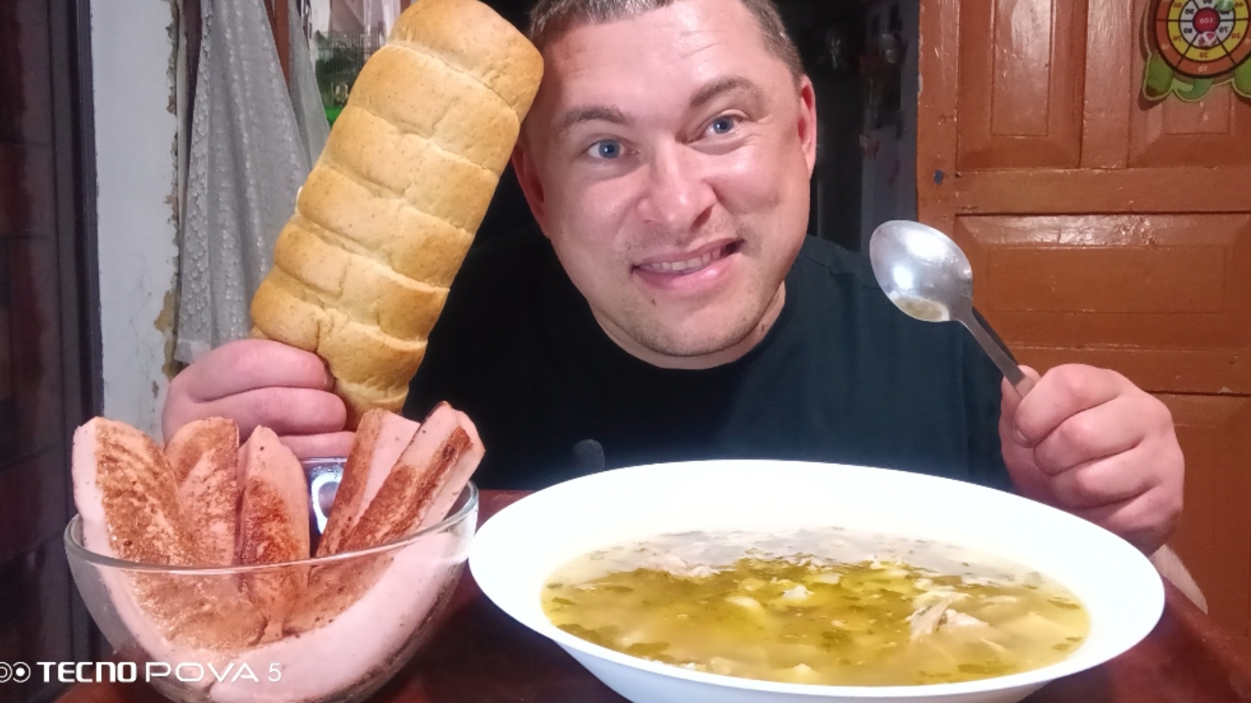 мукбанг/обжор/суп с щавелем,жареная колбаса/
