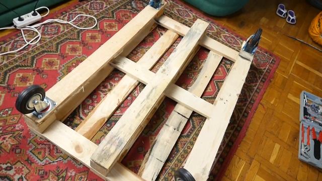 GopherVidСДЕЛАЛИ МОТОЦИКЛ ИЗ ДЕРЕВЯННОГО ПОДДОНА своими руками