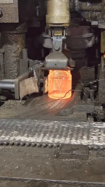 Red-Hot Glass Blowing： Molten Glass Bottle Casting ASMR - So Satisfying!