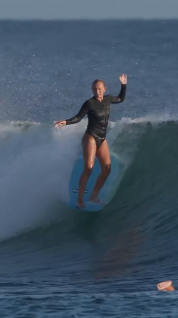 @haleysurfergirl (IG) doing her thing in #Hawaii! #surf #surfers #surfgirl #surfergirl #waves