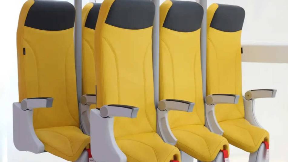 Кресла для полетов стоя могут появиться в самолетах в 2026 году