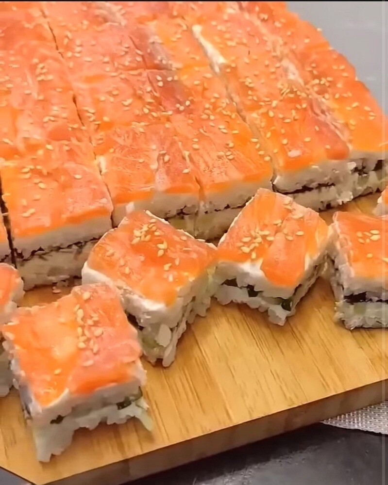 Не крутите роллы! 🍣 Сделайте Суши-Торт 🎂. Очень вкусный и быстрый рецепт! 😋