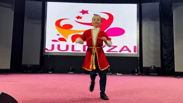 Шахзадаев Али “Лезгинка”биі
