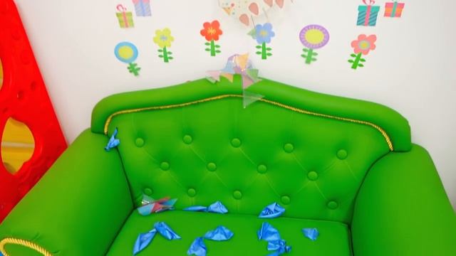 Диана и Рома - Диана готовит подарок папе на день рождения