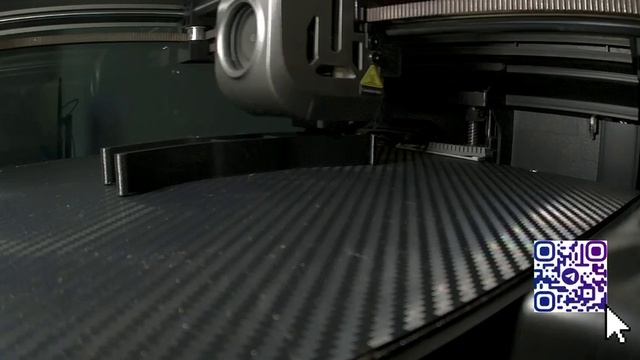 Процесс 3D печати из пластика с карбоном