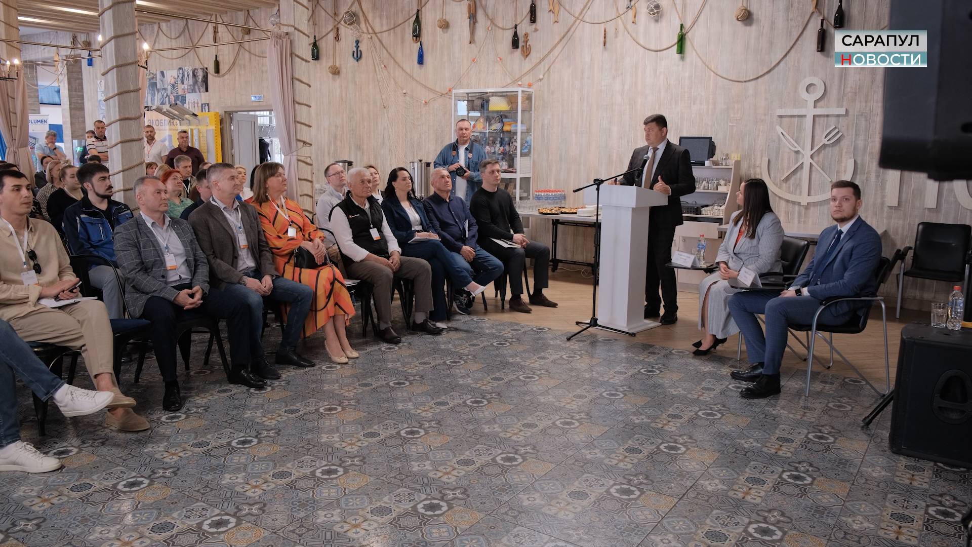 В САРАПУЛЕ ОБСУДИЛИ РАЗВИТИЕ ПРЕДПРИНИМАТЕЛЬСТВА