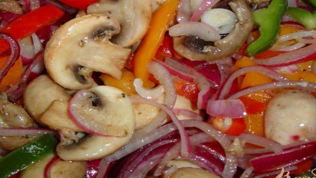 Салат из свежих шампиньонов