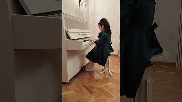 Zeynəbxanım Kərimzadə.  Respublika İncəsənət Gimzaniyası. 1ci Sinif. Немецкий та