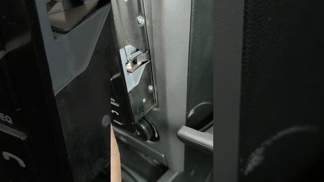Как снять штатную магнитолу Приоры