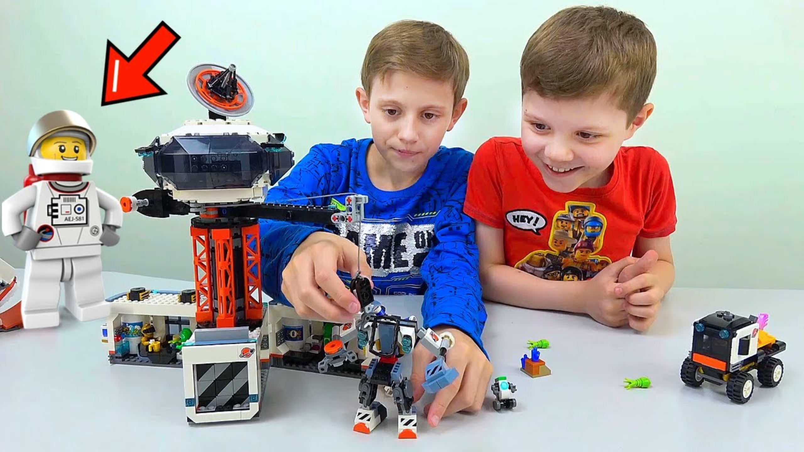 Строим КОСМИЧЕСКИЕ LEGO БАЗЫ и РАКЕТЫ вместе с Даником