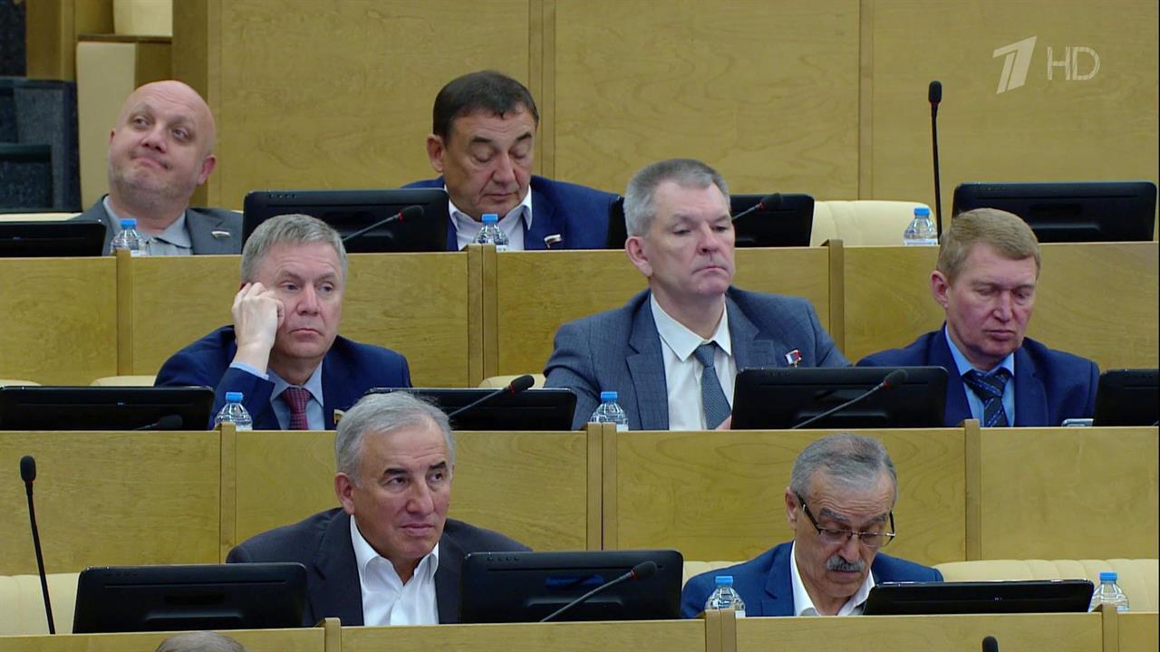 В Госдуме установили сумму штрафа за продажу энергетиков несовершеннолетним