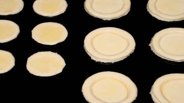 Волованы с мясным салатом