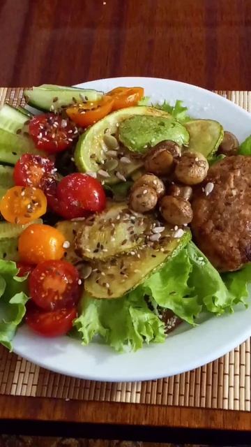 Мой летний яркий завтрак...🥗