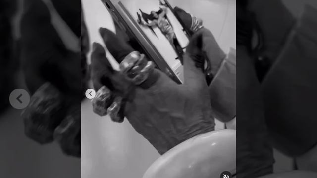 Крутая, неугомонная бабуся