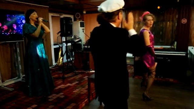 Геннадий Тахтабаев Лариса Махова Любовь Шаталина в танцевальном номере на теплоходе "Михаил Фрунзе"