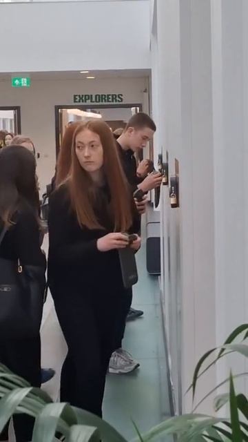 В училище без смартфони