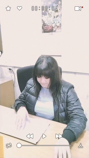 Расслабилась без начальства