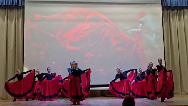 Музыка: Дидюля - Фламенко (Костёр) Испанский танец. Кол?