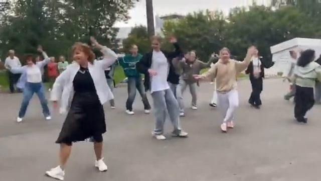 Одесские Шаланды. Танцы на улице в Казани.