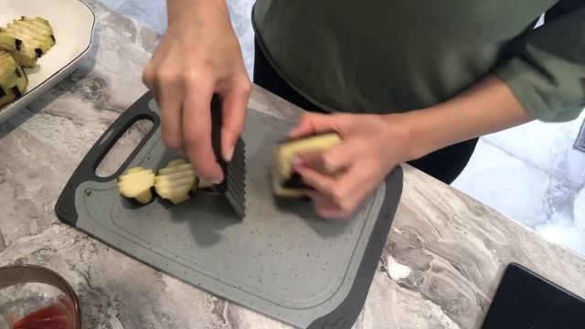 Идея вкусного ужина(Баклажаны с фаршем и картофелем )?
