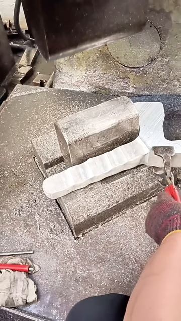 Satisfying Soft Aluminum Forging： The Art of Shaping and Compressing Metal