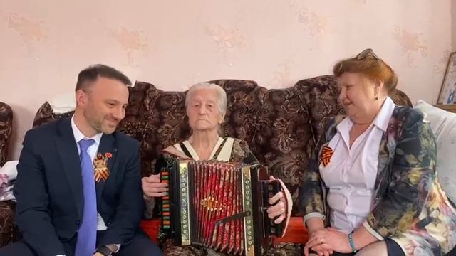 Руководство Рыбно-Слободской ЦРБ посетили ветеранов — тружеников тыла. 80 лет Победы