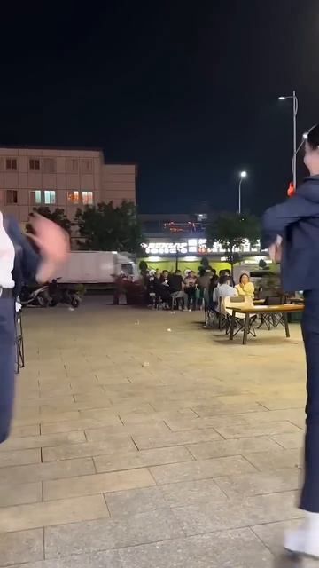 #广场舞 《我要找到你》姑娘们玩爽啦 #dance #shortvideo