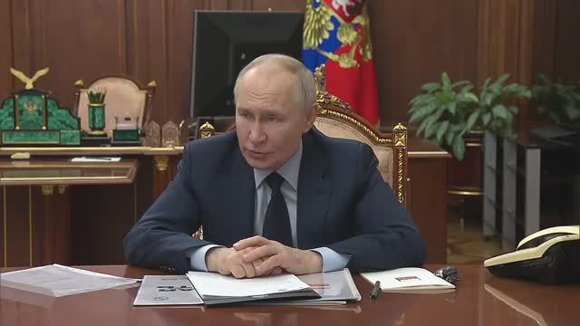 Владимир Путин. Приём врио губернатора Курской области Александра Хинштейна.