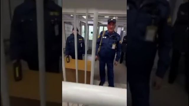 В Шарыпово дикарь из Армении под веществами разнёс КПП на Берёзовской ГРЭС.