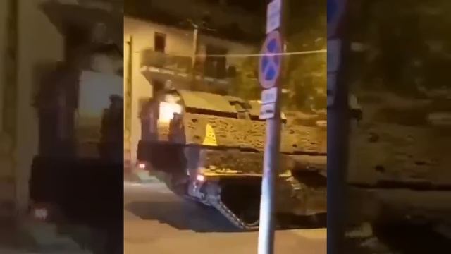 👀 Тежки бронирани машини са забелязани снощи в Унгария на граничните контролно-пропускателни пункт