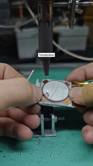 Soldering Common Electronic Components with Laser-Guided Precision – So Satisfying!