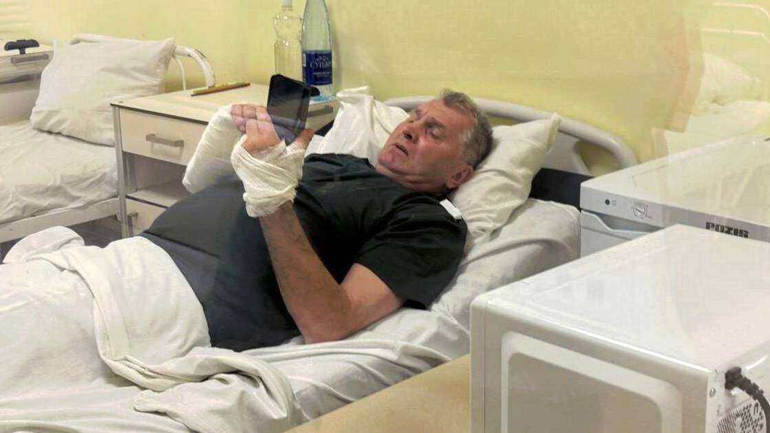 Глава района Курской области рассказал, как выпрыгнул из машины при ударе дрона