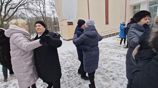 15.12.24г..."А Красивых Женщин Много"... звучит на танцполе в