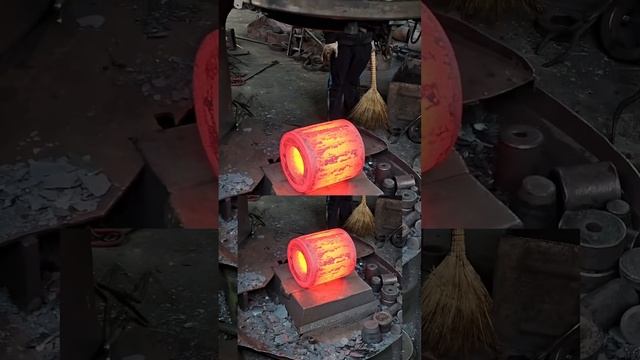 Red-Hot Massive Steel Forging ｜ Industrial Power Hammer Shaping – So Satisfying