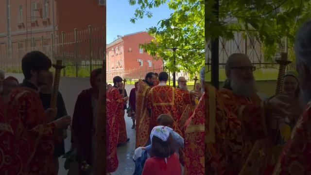 КРЕСТНЫЙ ХОД НА ПРЕСТОЛЬНЫЙ ПРАЗДНИК В ЧЕСТЬ СВТ. НИКОЛАЯ В КАДАШАХ
