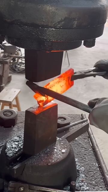 Red-Hot Steel Quenching – Sizzling Water Dipping ASMR So Satisfying!