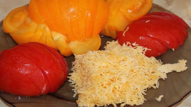 Салат с курицей и сухариками