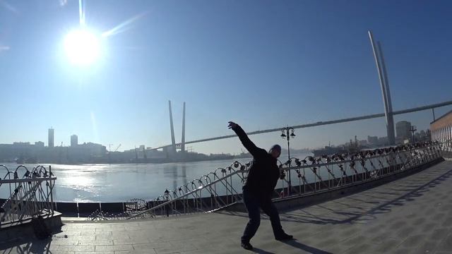 Танцую где хочу)Владивосток)Золотой мост)Part1