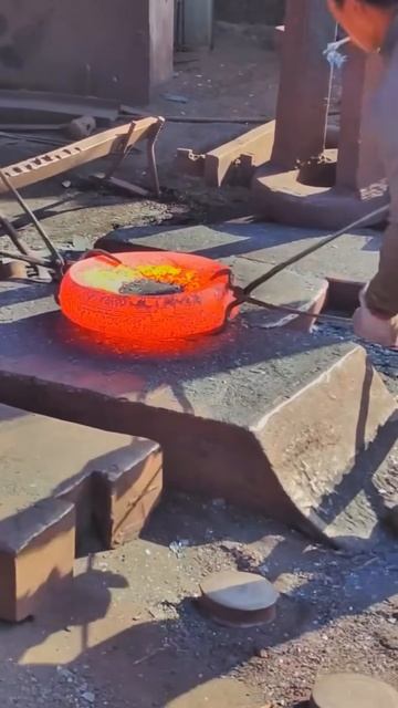 Red-Hot Steel Forging： Satisfying Hammer & Shaping ASMR!
