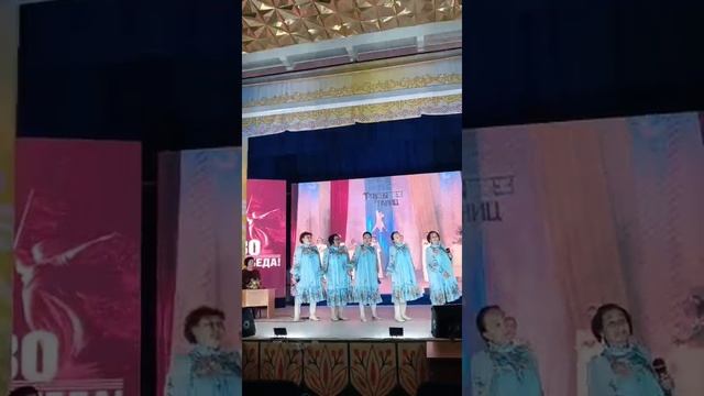 «Кэм  кэрдии кэрэкэ эргиирэ»