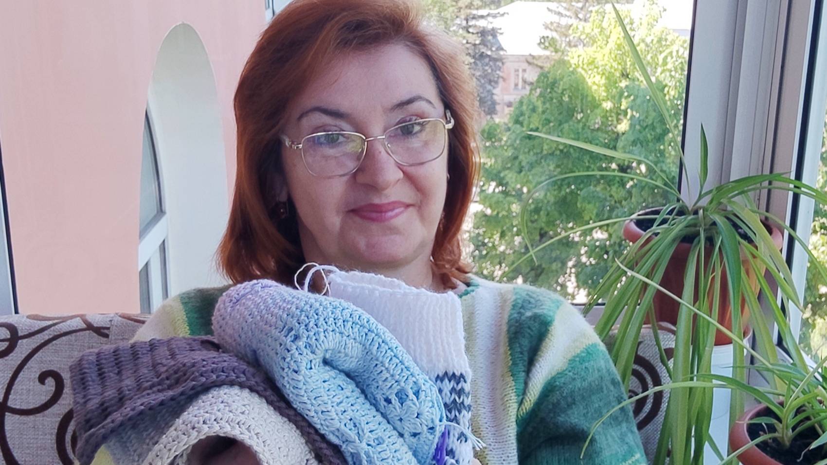 Процессы из новой пряжи и носочки из остатков.